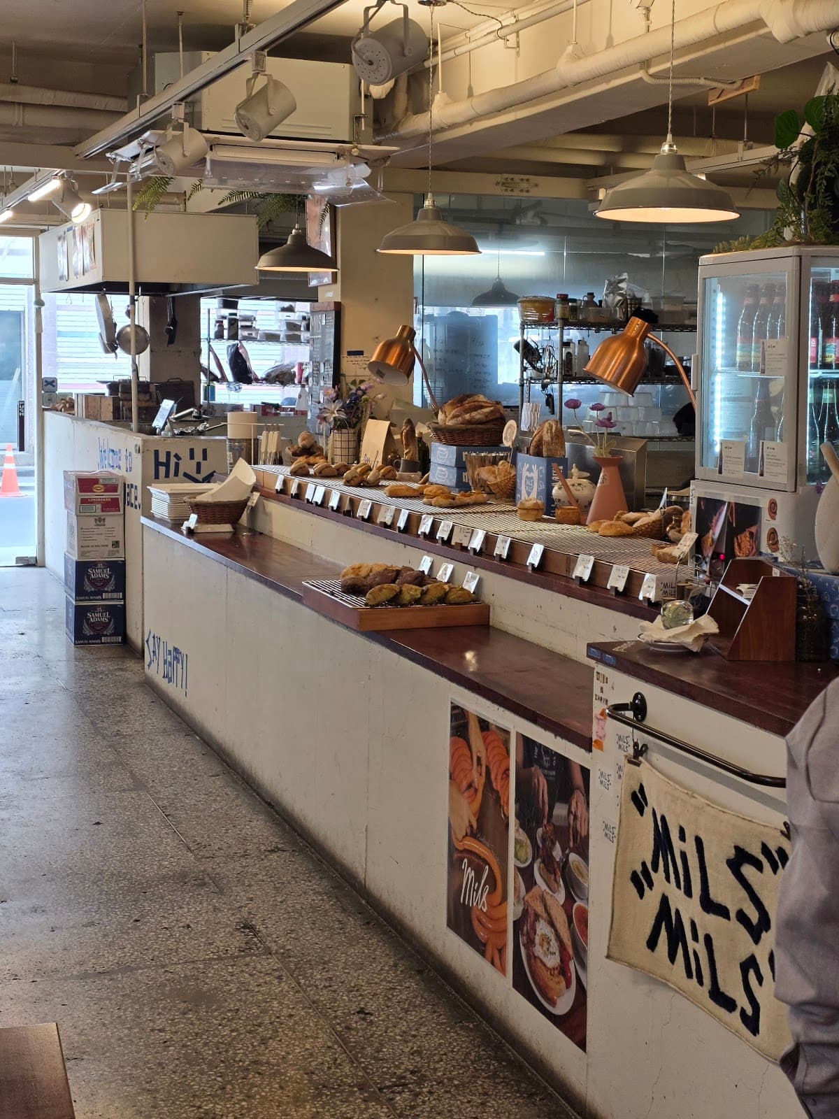 MILS — 성수동 사워도우 베이커리 카페 5