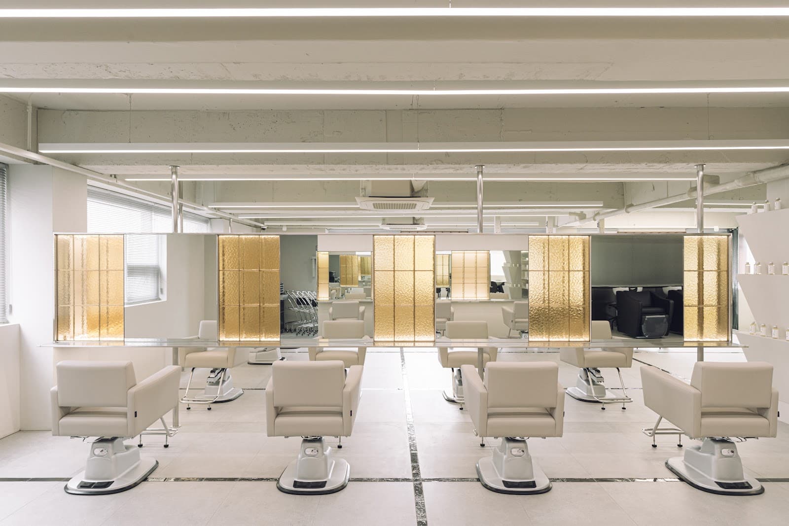 首尔个人色彩分析完全指南2026:在圣水洞找到你的专属色