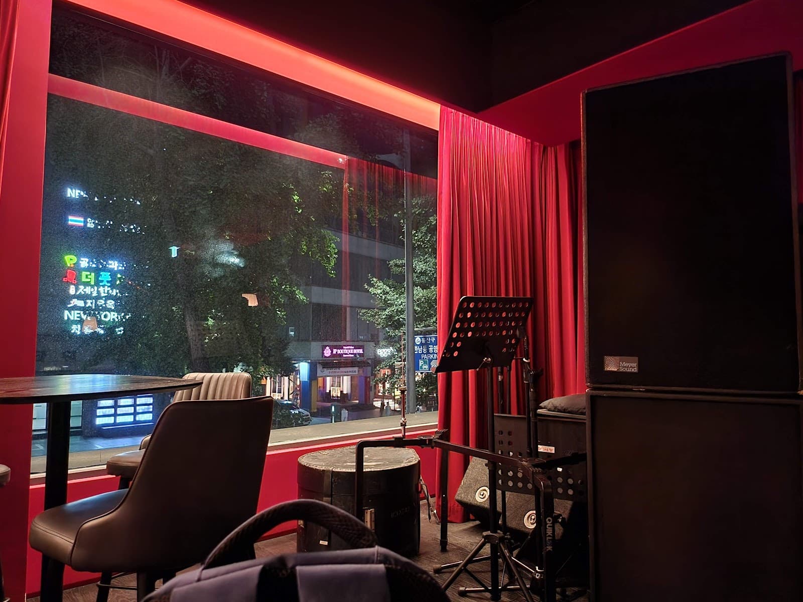 4 Vinyl Listening Rooms in Seoul: Where Acoustic Architecture Meets Immersive Sound