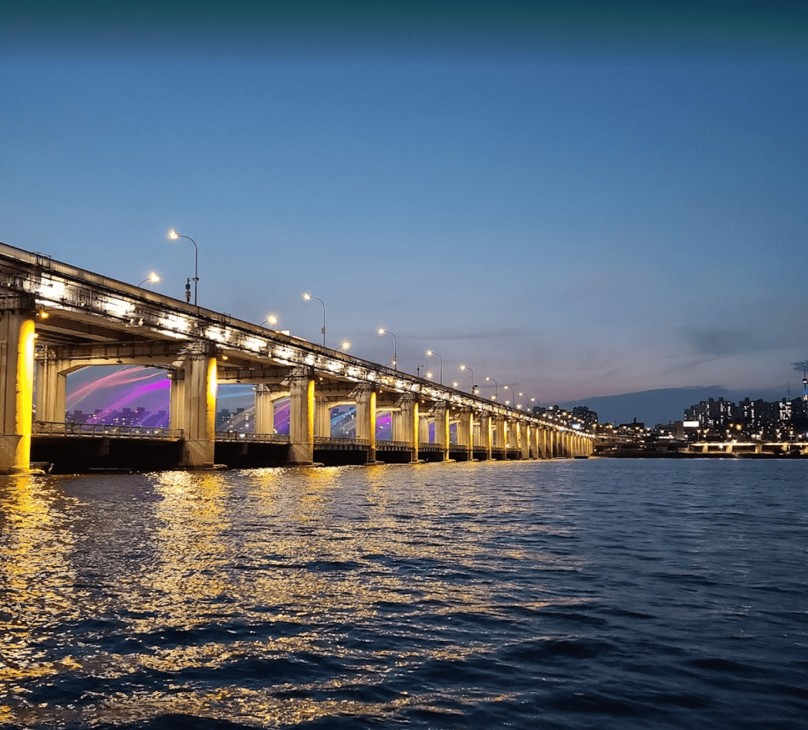 盘浦大桥月光彩虹喷泉