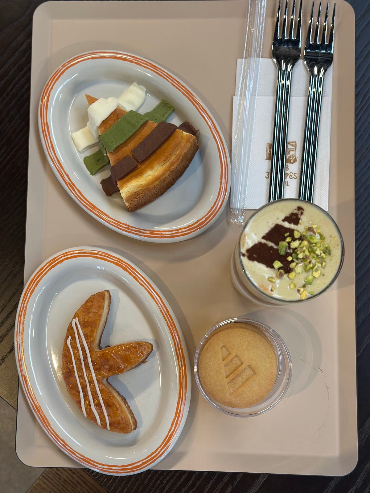 카페 3 스트라이프스 서울 3