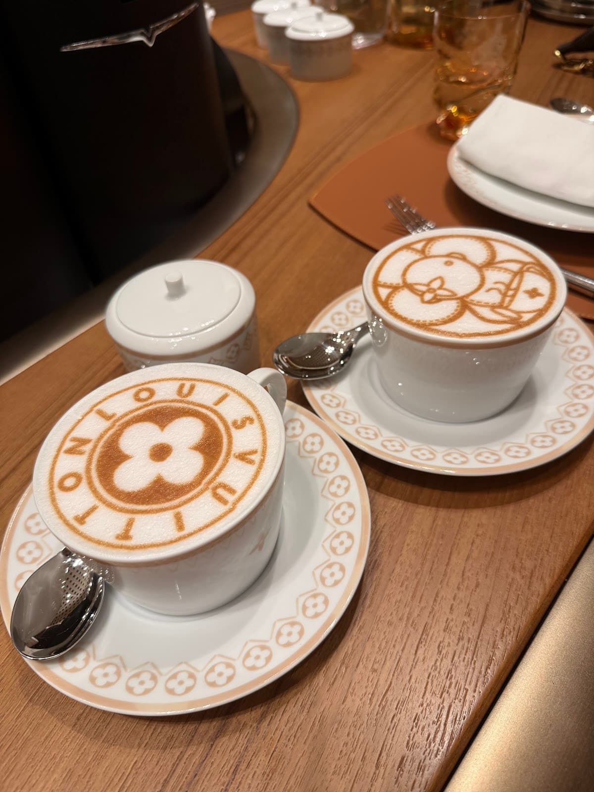 ル・カフェ・ルイ・ヴィトン (Le Café Louis Vuitton) 3