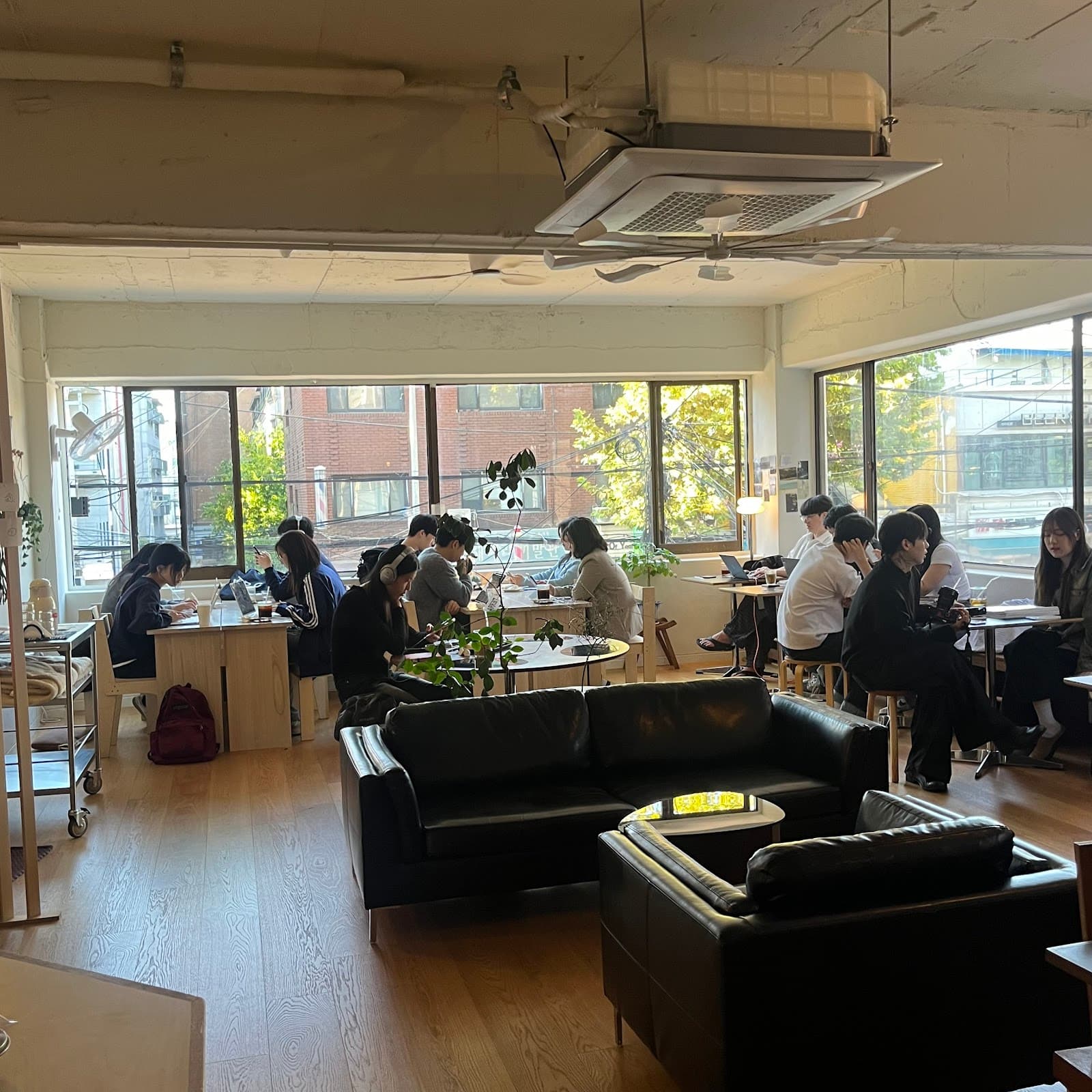 Roving Coffee(로잉커피바)