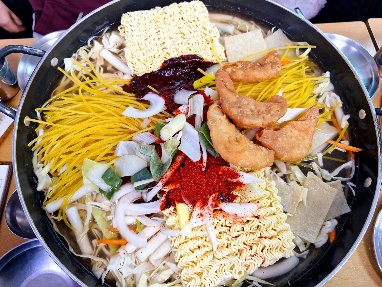 新堂洞辣炒年糕街 4