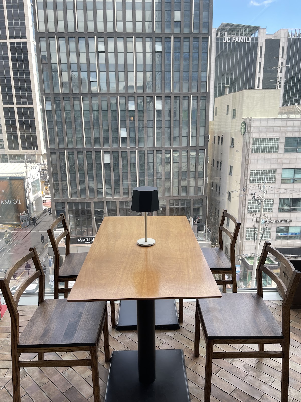 喜鹊与虎圣水 — 俯瞰圣水街道的五楼茶室