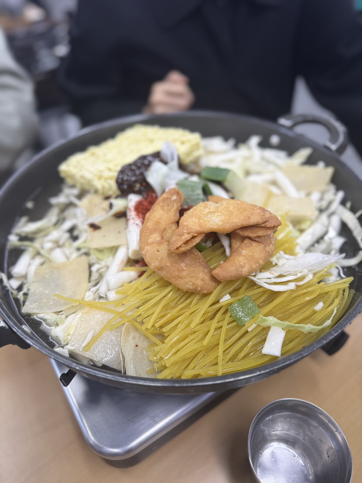 신당동 떡볶이 - 편의점 떡볶이의 원조 정신