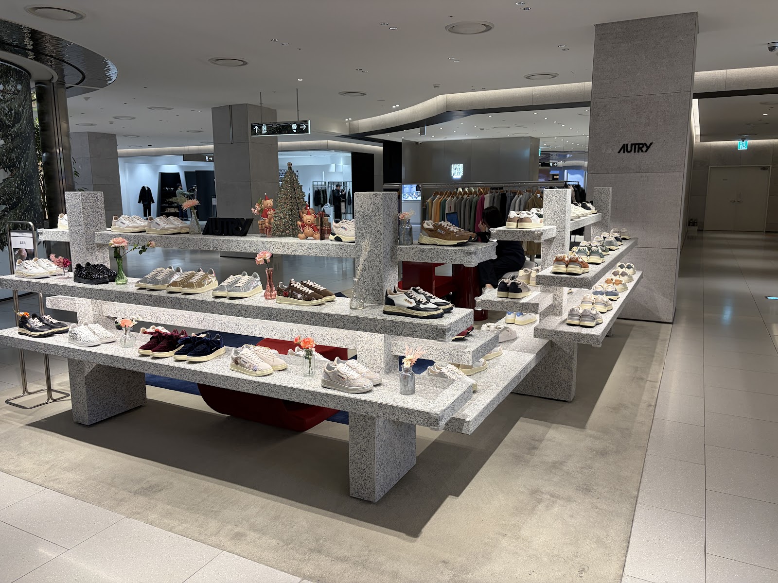 现代首尔——从上层俯瞰"声音之森"中庭